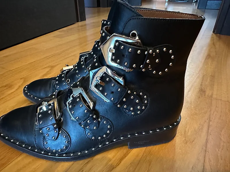 Laureate ankle leather biker boots Louis Vuitton Black size 37 EU