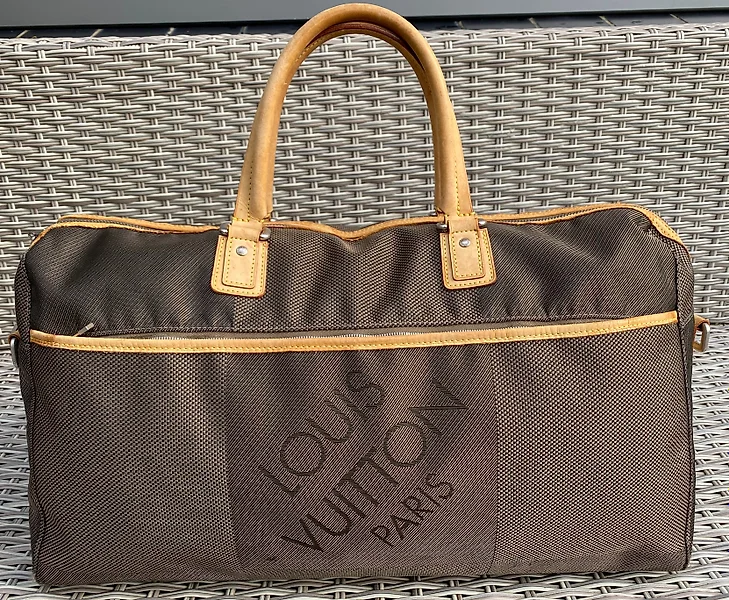 LOUIS VUITTON Large Plum Leather Bag Complete Keys Dustbag 