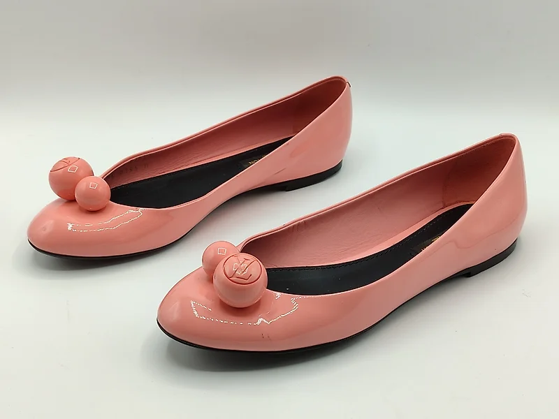 Louis Vuitton - Rivoli - Sneakers - Size: Shoes / EU 41.5 - Catawiki