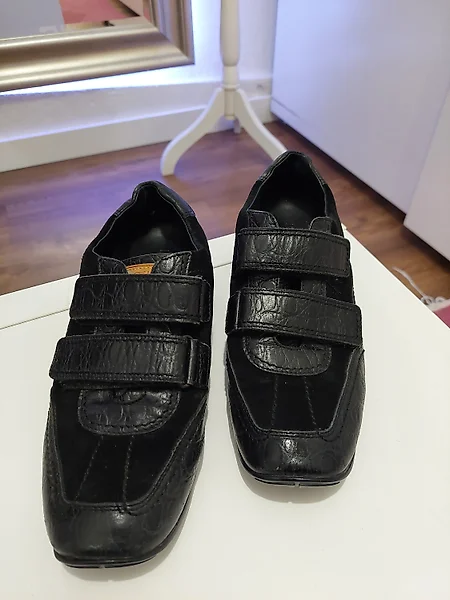 Louis Vuitton Black Lace-up shoes for Sale in Online Auctions