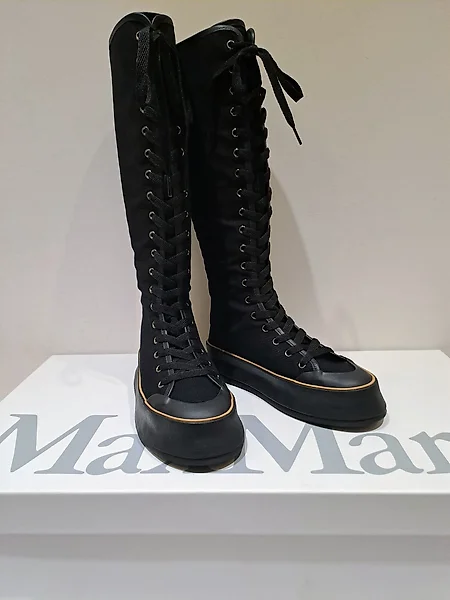 Zapatos con cordones de un color a la Venta en Subasta Online