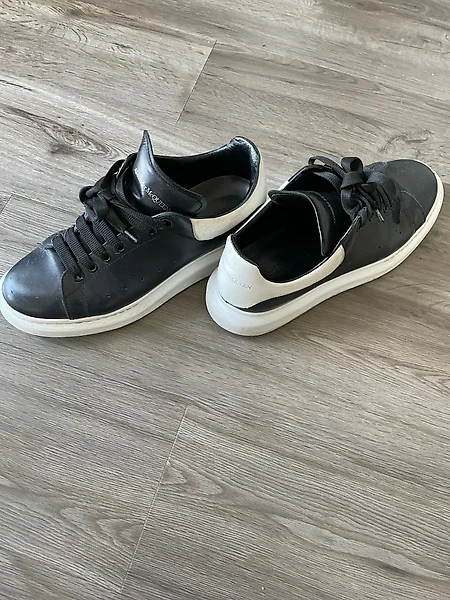 Alexander mcqueen zapatos negros sale