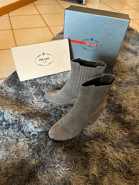 Prada on sale chaussure chaussette