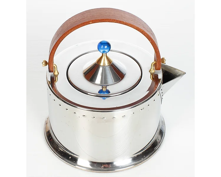 Bodum Electric Kettle  Electric kettle, Ettore sottsass, Kettle