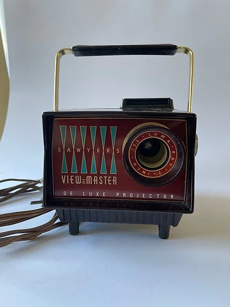 Projecteur diapo Kodak dans sa boite années 60