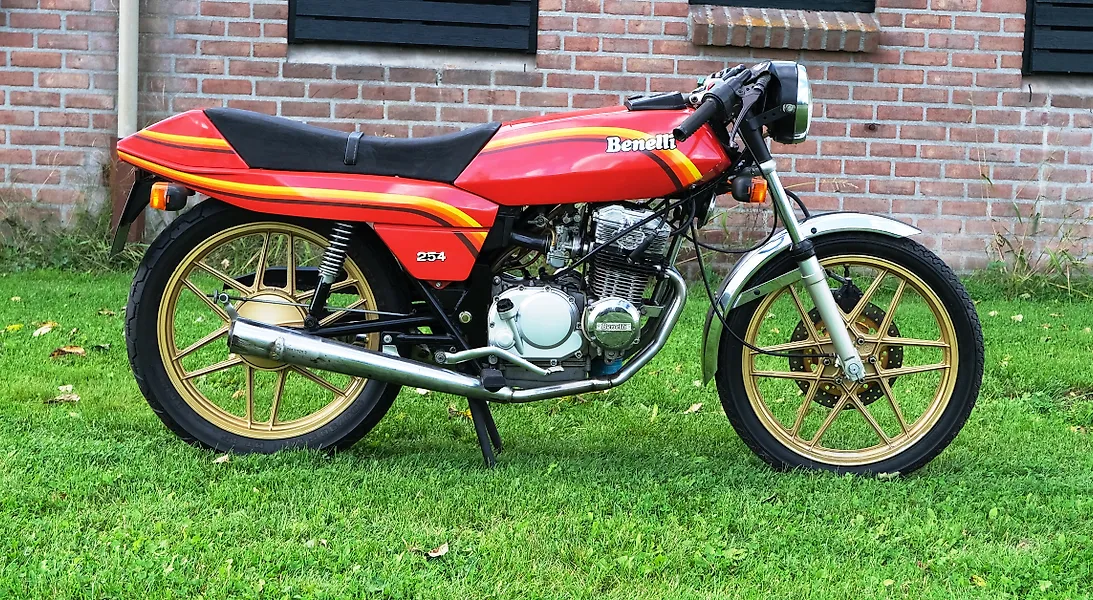 Benelli Classic Motorcycles & Scooters for Sale in Online Auctions