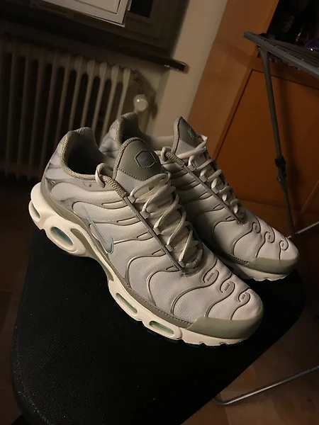 tn shoes grey