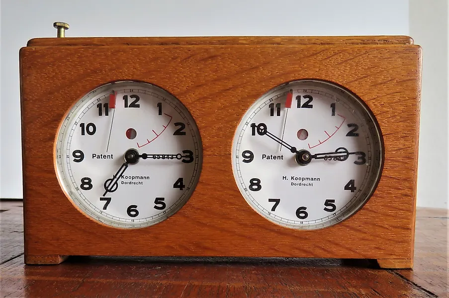 Neoclassical Chess clock for Sale in Online Auctions