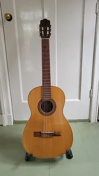 Esteve Classical guitar for Sale in Online Auctions