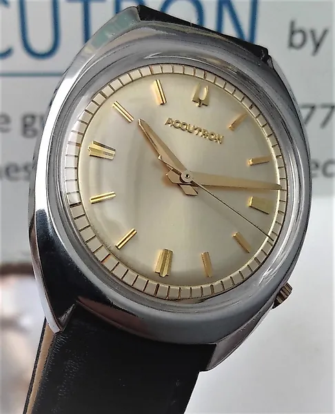 Bulova - Accutron-Révisée - 218D-N6 - Men - 1976
