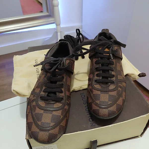 Scarpe verdi Louis Vuitton in Vendita in Asta Online