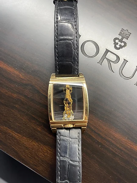 Orologi Corum da uomo. Esplora prezzi e modelli Catawiki
