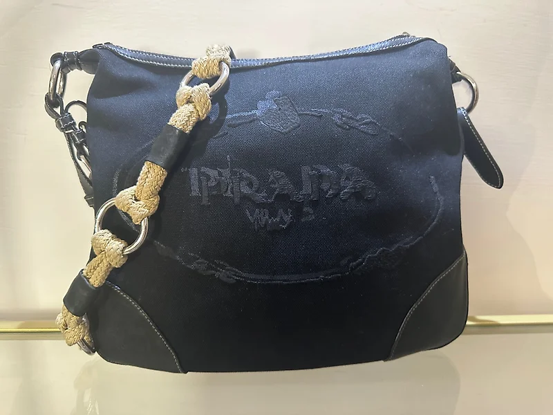 Sold at Auction: PRADA 'MULTI POCHETTE' TESSUTO NYLON SHOULDER BAG