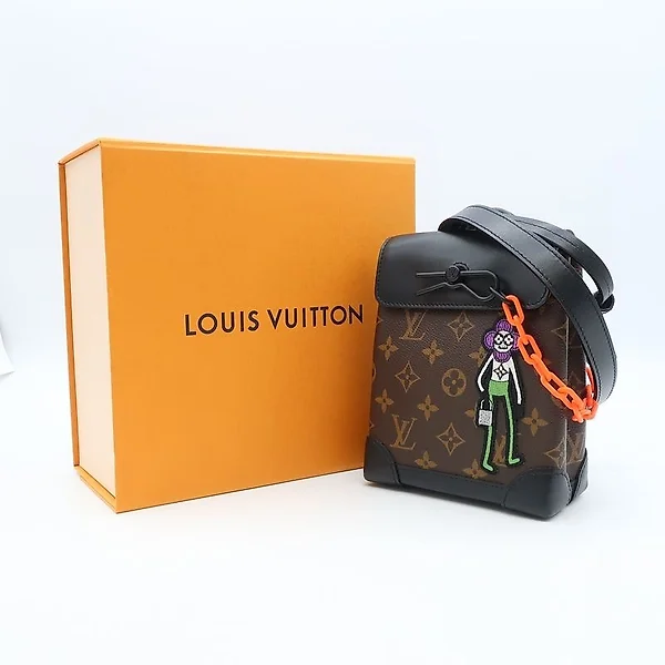 Louis Vuitton Black Shoulder bag for Sale in Online Auctions