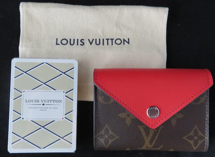 Louis Vuitton RARE LOUIS VUITTON VOGUEZ VOLEZ VOYAGEZ PAPERWEIGHT