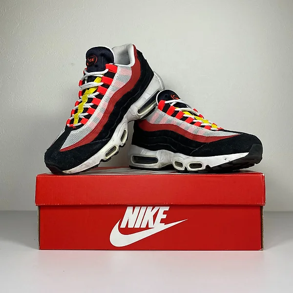 Rode schoenen outlet nike