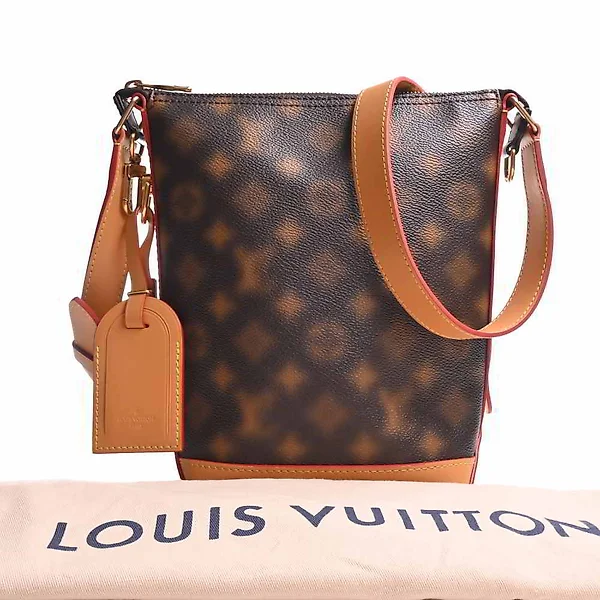Louis Vuitton Hobo Cruiser PM, Grey, One Size