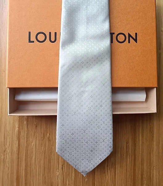 Grey Tie for Sale in Online Auctions