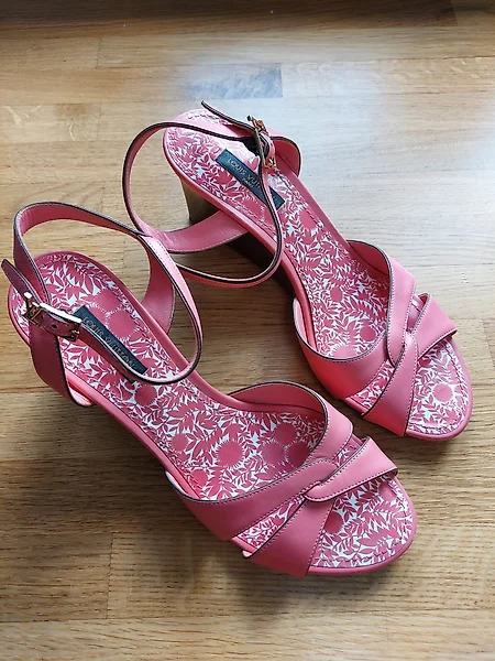 Louis Vuitton Pink Shoes for Sale in Online Auctions