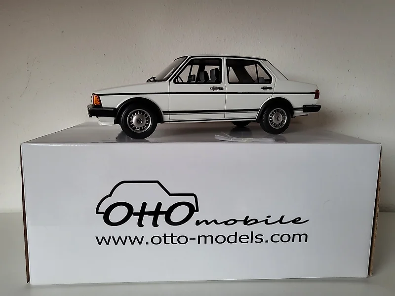Otto Mobile Modellini di auto in scala 1:18 in vendita