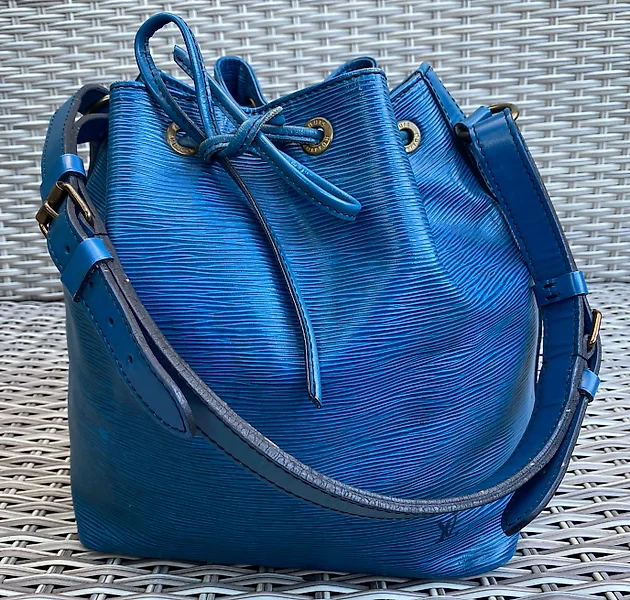 Louis Vuitton - Authenticated Twist Handbag - Leather Blue Plain for Women, Good Condition