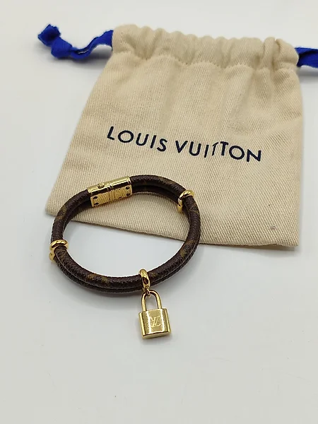Authentic Louis Vuitton M6451F Heart Padlock LV Monogram Bracelet