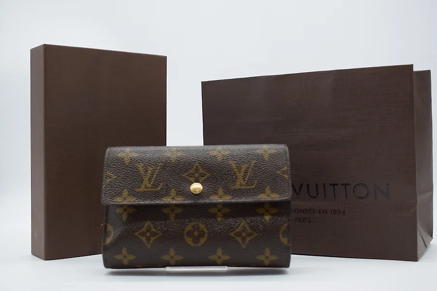 Louis Vuitton - Portefeuille Viennois ( Matte black/red!) - - Catawiki
