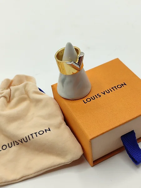 Anillo Louis Vuitton a la Venta en Subasta Online