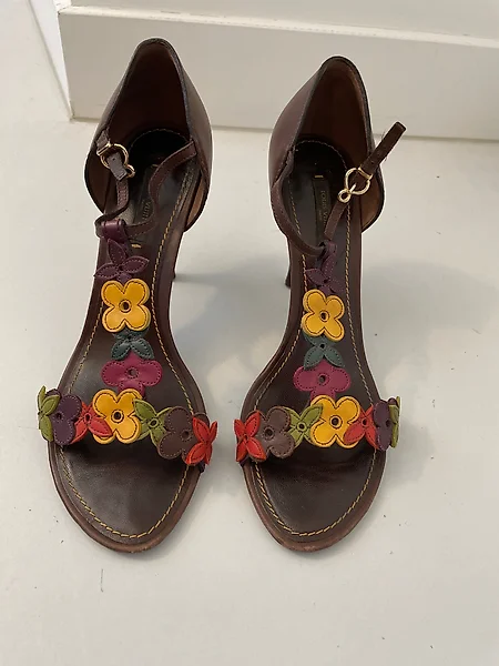 Louis Vuitton Brown Lace-up shoes for Sale in Online Auctions
