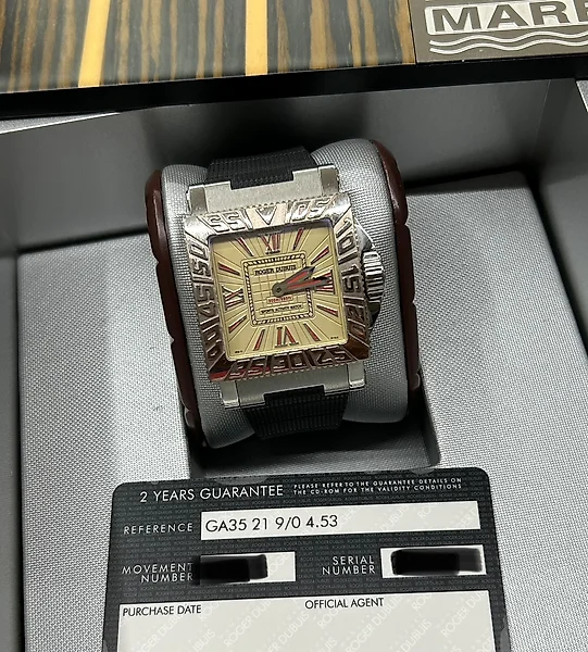 Orologio da polso analogico Roger Dubuis. Esplora prezzi e modelli