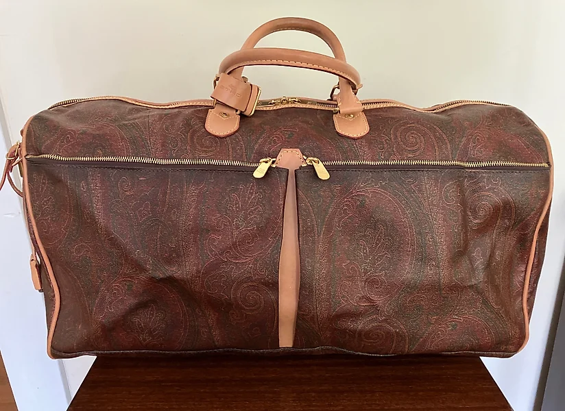 Is this Goyard bag a good deal? Sticky handles and initials.. : r