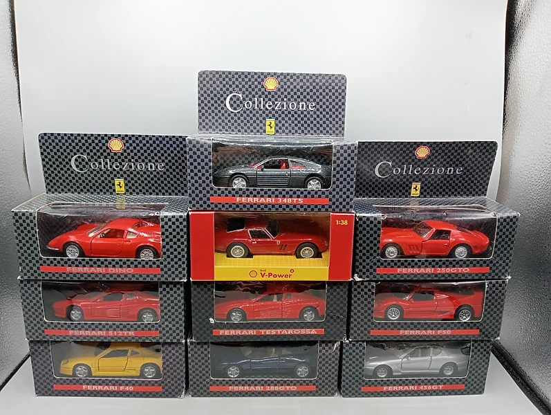 Bburago - Scale 1/18 - Lot of 10 miniature cars: Jaguar, Porsche, Bugatti,  Ferrari, Lancia, Mercedes-Benz, Lamborghini & Doge - Catawiki
