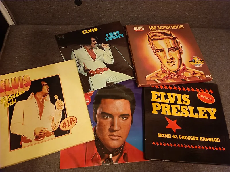 Edizione Deluxe di Elvis Presley in Vendita in Asta Online