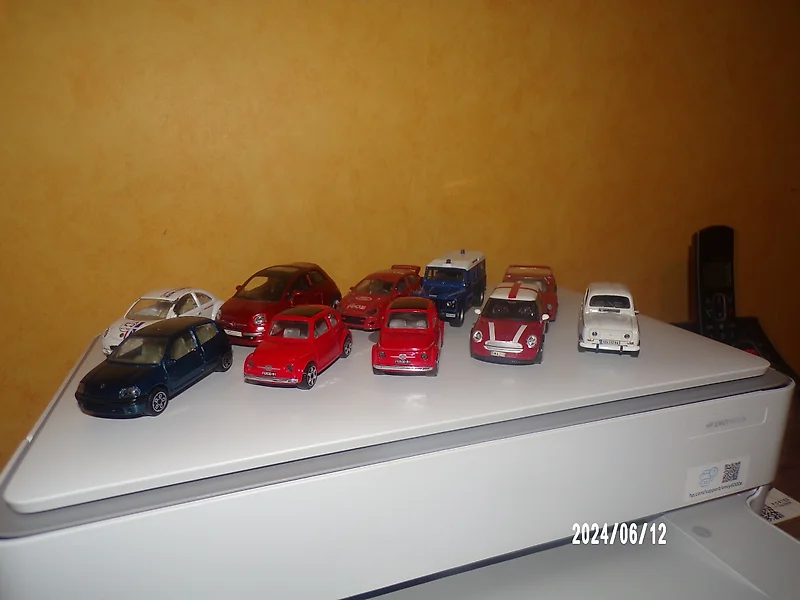 Bburago - Echelle 1/18 - Lot de 10 voiture miniature: Jaguar, Porsche,  Bugatti, Ferrari, Lancia, Mercedes-Benz, Lamborghini & Doge - Catawiki