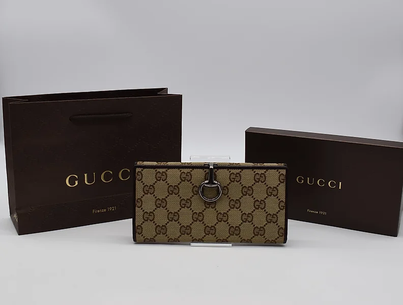 Accessoires de mode floraux Gucci vendre Catawiki