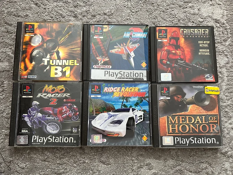 1 Sony Playstation 2 (PS2) - Console with games (16) - Without original box  - Catawiki