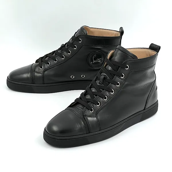 Acquista scarpe nere Christian Louboutin eleva il tuo stile