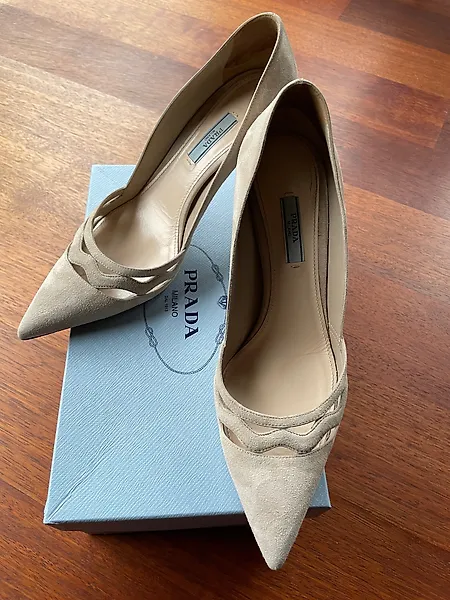Scarpe prada con strappo sale