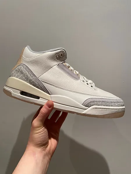 Koop Air Jordan grijze sneakers Catawiki