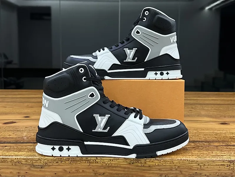 Scarpe adidas louis best sale vuitton prezzo