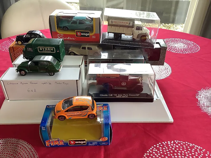 Voiture miniature a vendre new arrivals