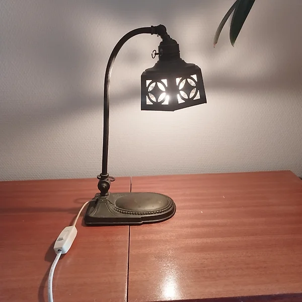 Lampe de bureau Art Nouveau & Art Déco en Vente aux Enchères en Ligne