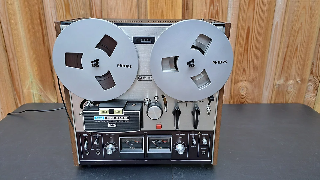Akai 电机卷盘式磁带录音机