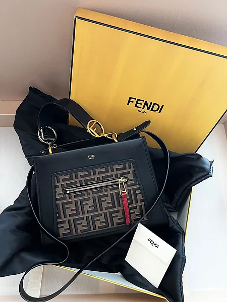Borsa a tracolla Fendi. Acquista oggetti unici. Ora in vendita all asta Catawiki