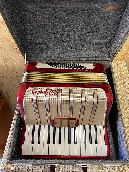 美品　ハードケース付き　キョーリツ　アコーディオン　ACD-400 極美品 ハードケース付き キョーリツ アコーディオン ACD-400