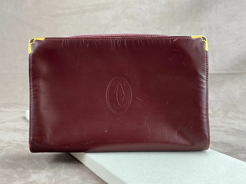 Clutch bag. Buy unique objects. Now at auction for sale Catawiki