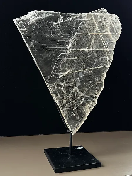 Selenite Plaque  Pedestal - Height: 32 cm - Width: 27 cm- 1570 kg