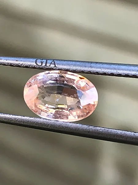 1 pcs  Orange Sapphire  - 1.55 ct - Gemological Institute of America (GIA)