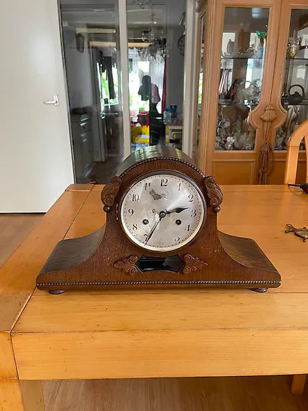 Art Deco table clock -   Wood - 1920-1930