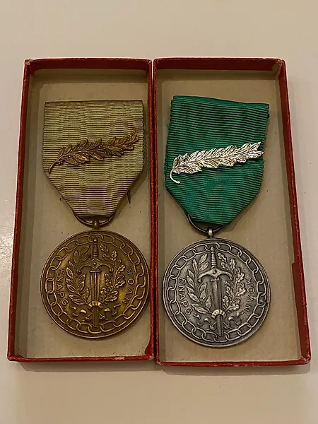 Belgium - Military medal - 2 × Belgian commemorative medal or veteran’s medal from the FNAPG (Fédération Nationale